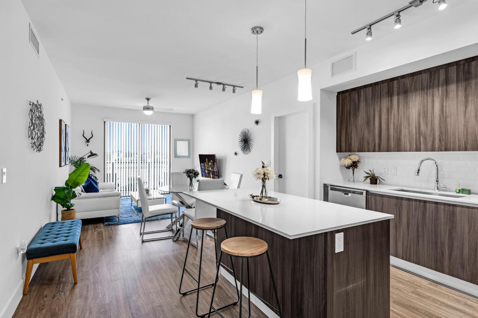 Amazing 2 Bedroom Unit In Doral Miami With Free Parking Hialeah Gardens Exterior photo